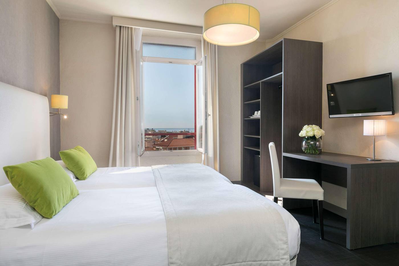 Hotel-Des-Orangers-Room-32