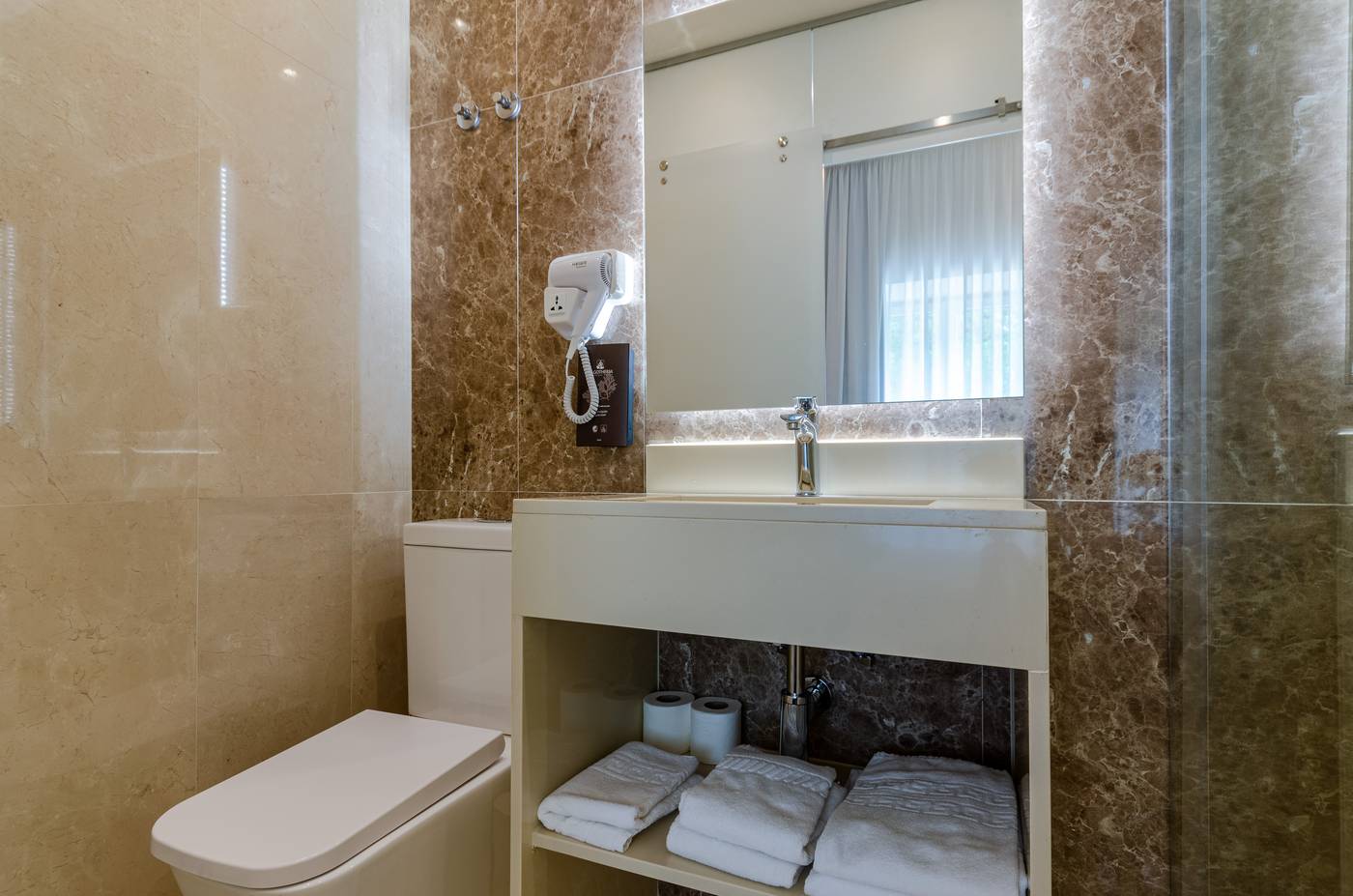 Hotel-Avenida-Park-Room-30