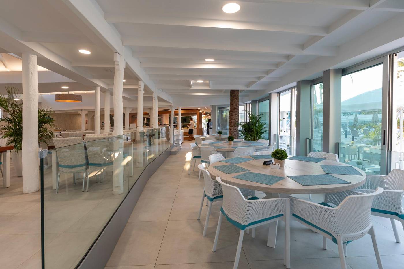 Hotel-LIVVO-Dunagolf-Suites-Restaurant-53
