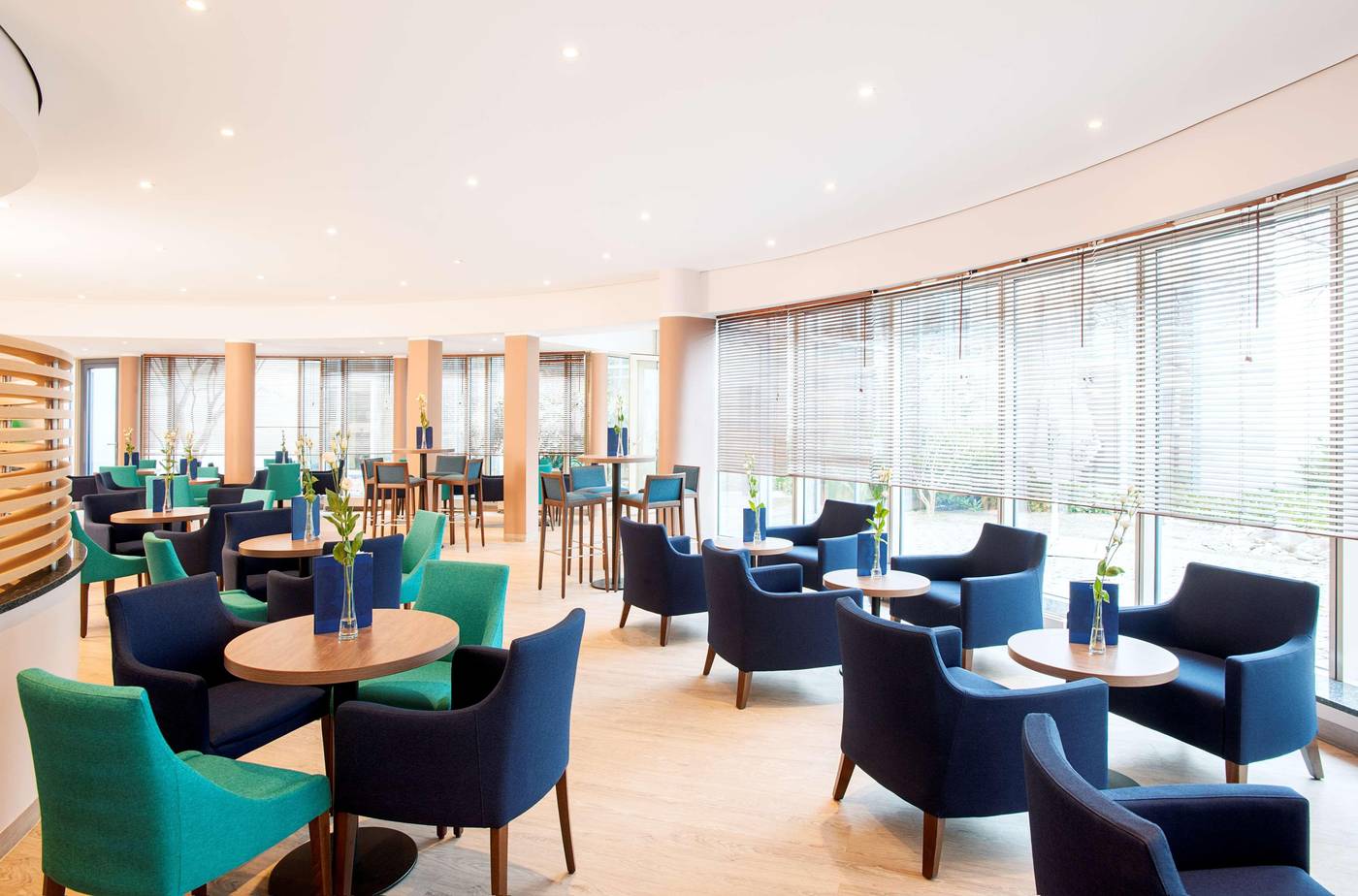 NH-Munchen-Messe-Bar-5