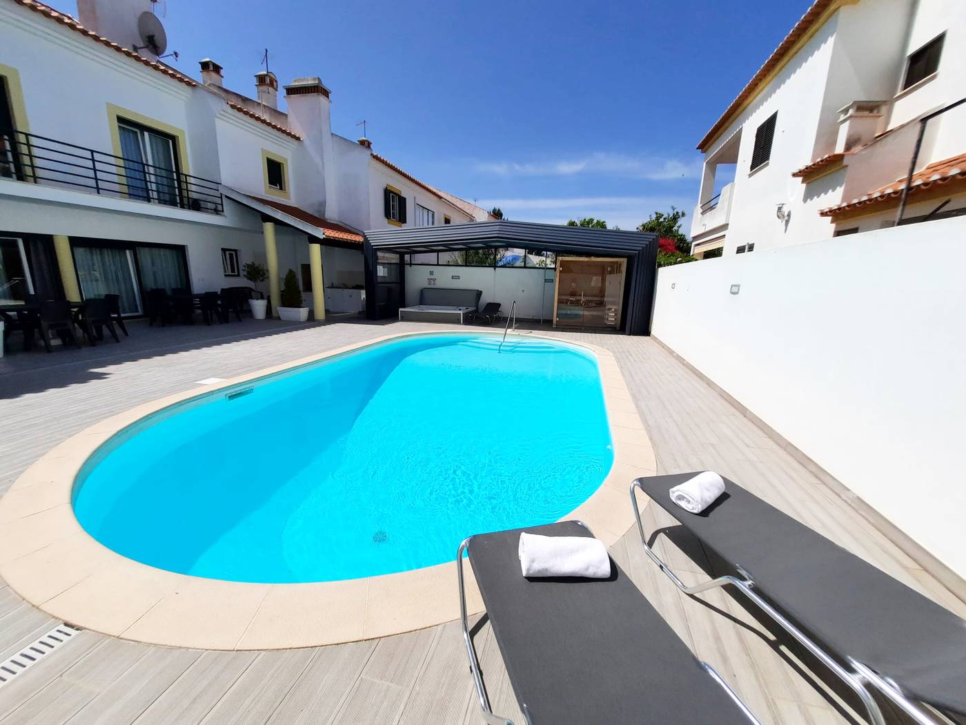 Milfontes-Guest-House-Pool-31