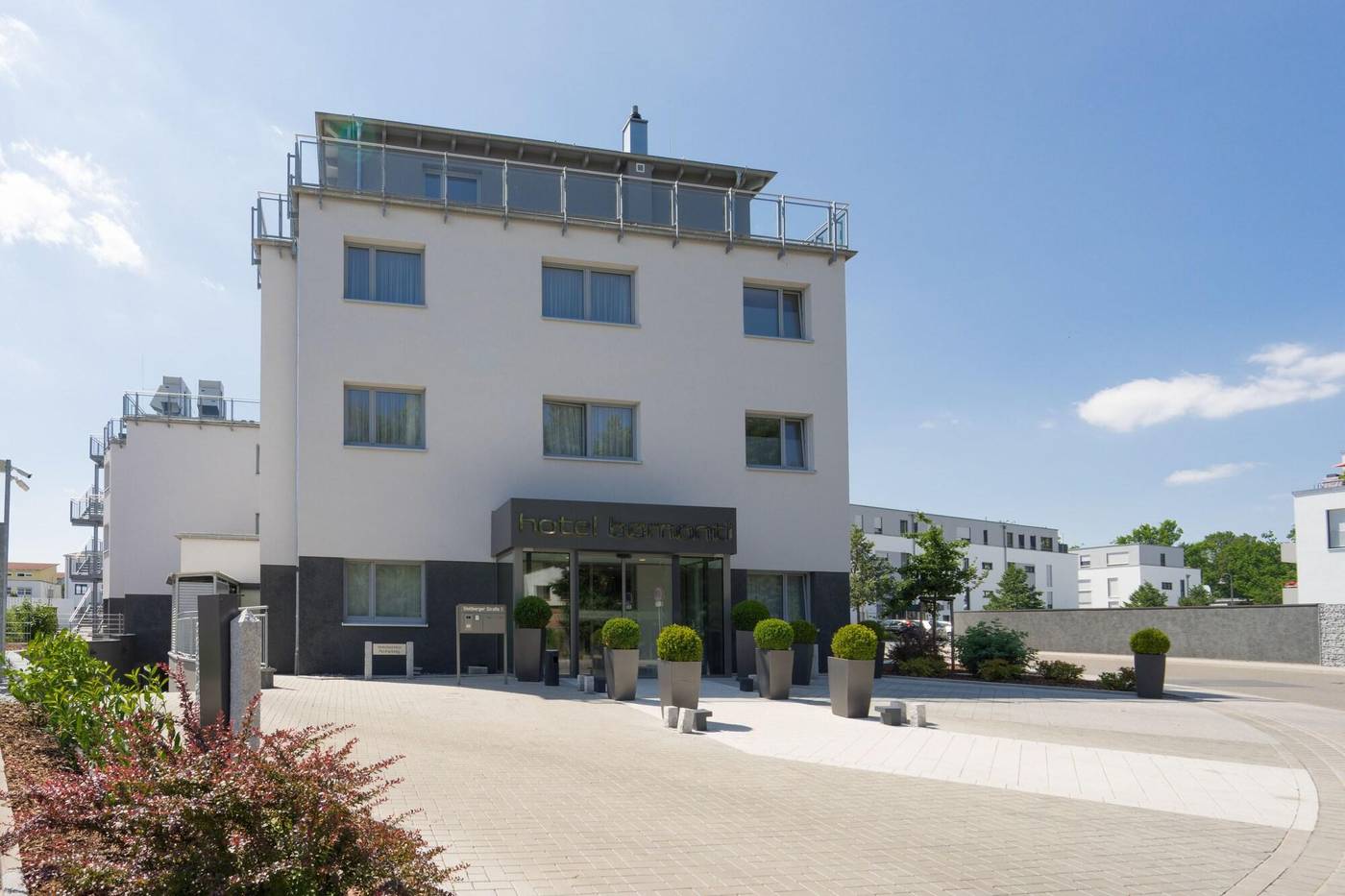 Hotel Bomonti Nürnberg West-Germany-Oberasbach-General view-1