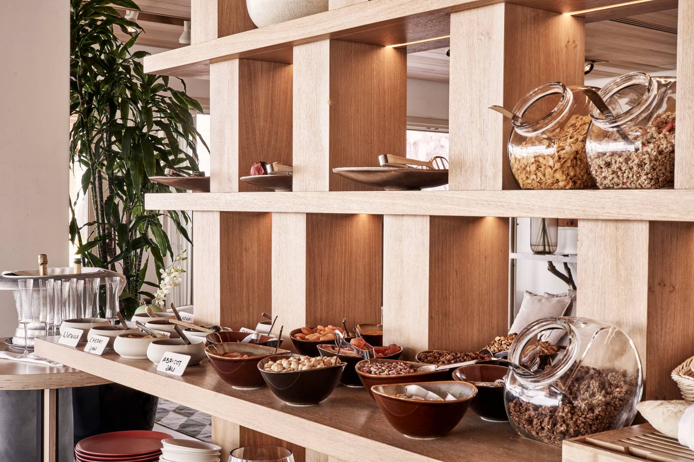 Myconian-Naia---Luxury-Suites-Restaurant-30