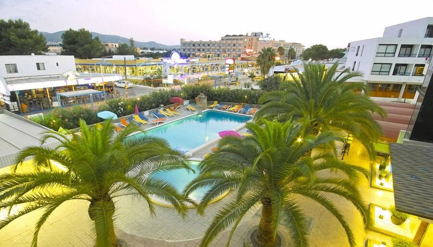 Bahia-de-San-Antonio-General-view-1