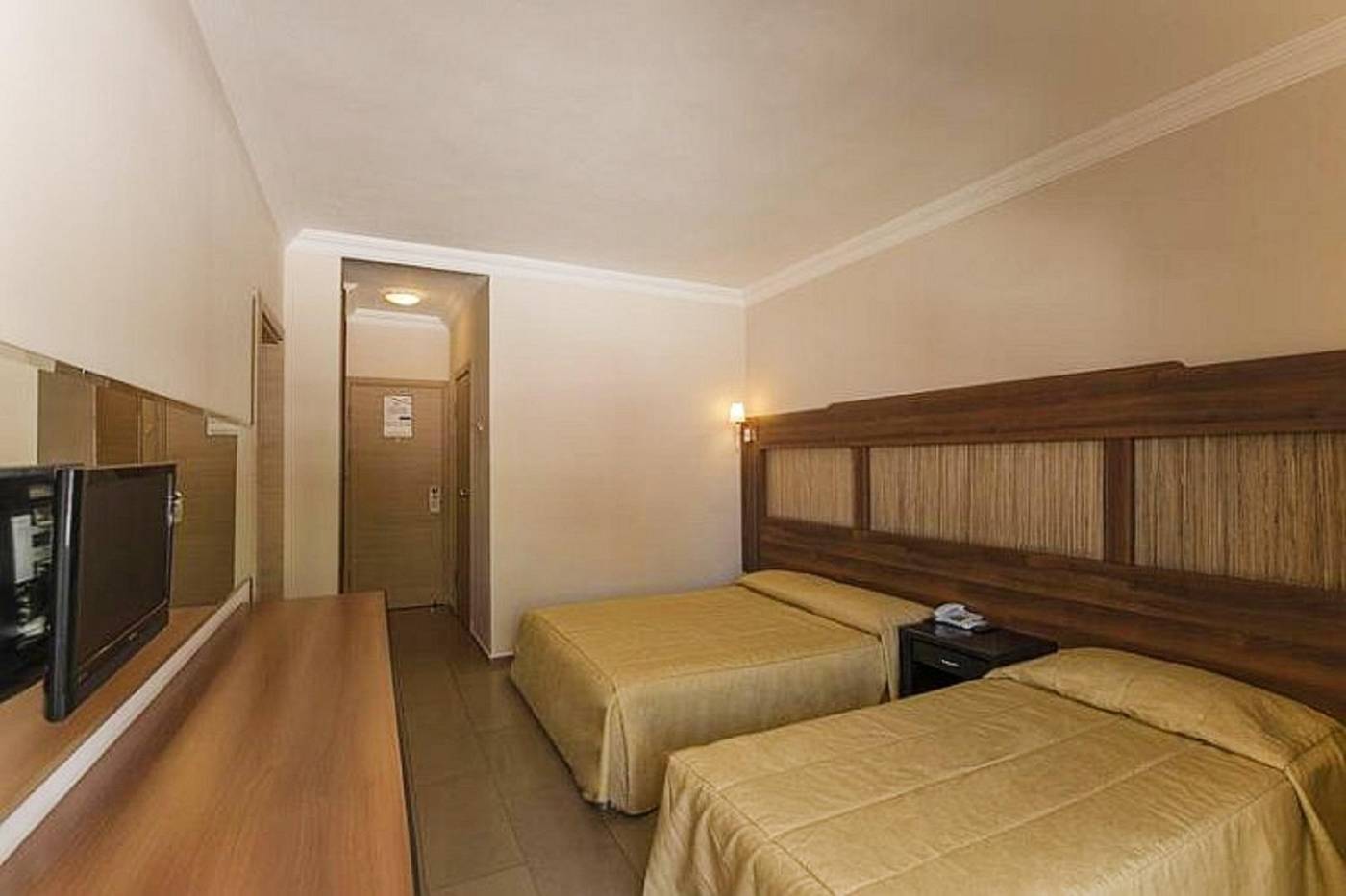 Club-Munamar-Beach-Resort-Room-45