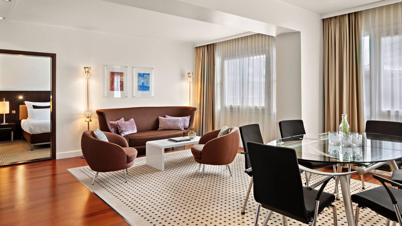 Crowne-Plaza-Berlin-City-Centre-Room-8