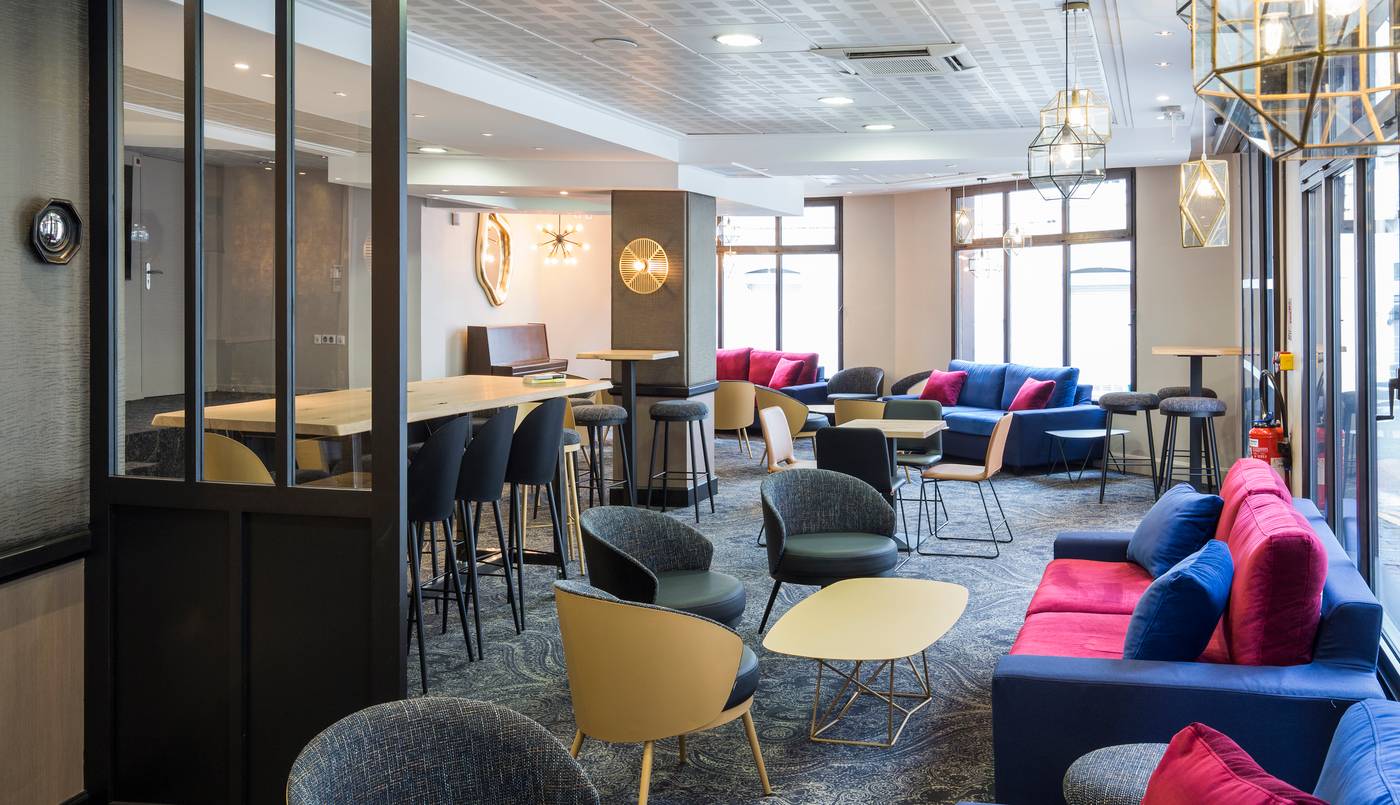 National-France-Lourdes-Lobby-5