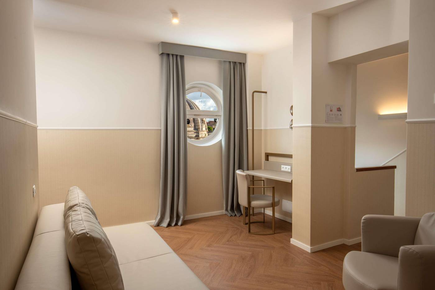 Cosmopolita-Hotel-Rome--Tapestry-Collection-by-Hil-Room-43