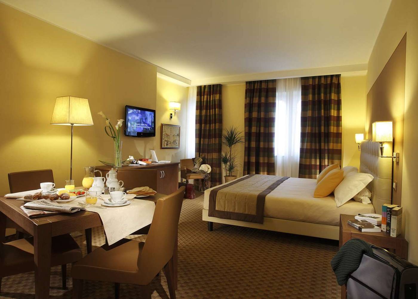 Best-Western-Grand-Htl-Guinigi-Room-17