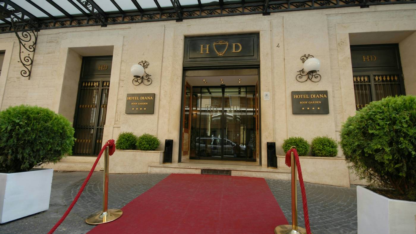 Hotel-Diana-Roof-Garden-Rome-General-view-10