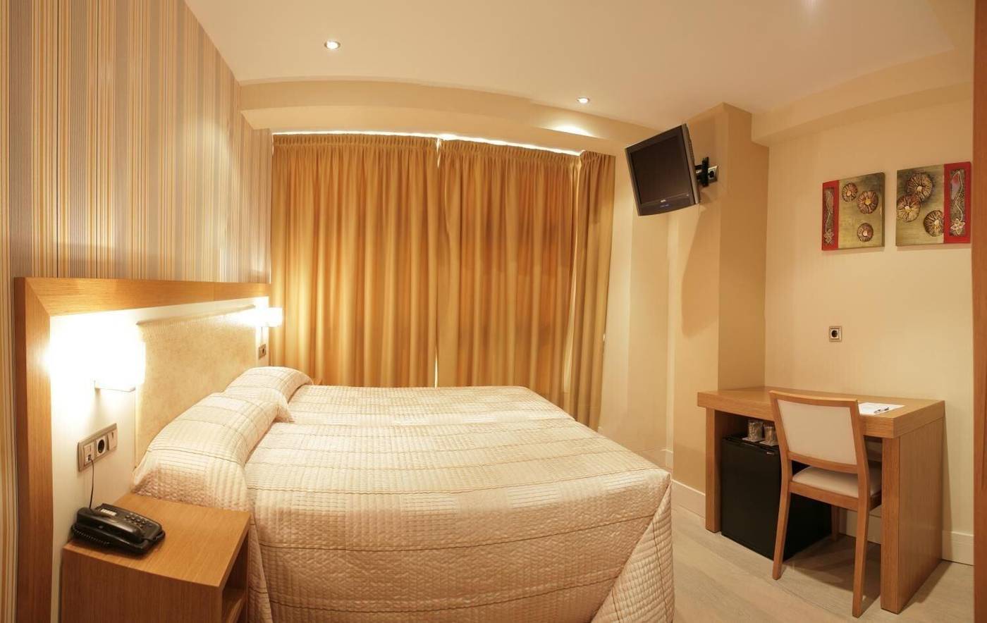 Hotel Montedobra-Spain-TORRELAVEGA-Room-6