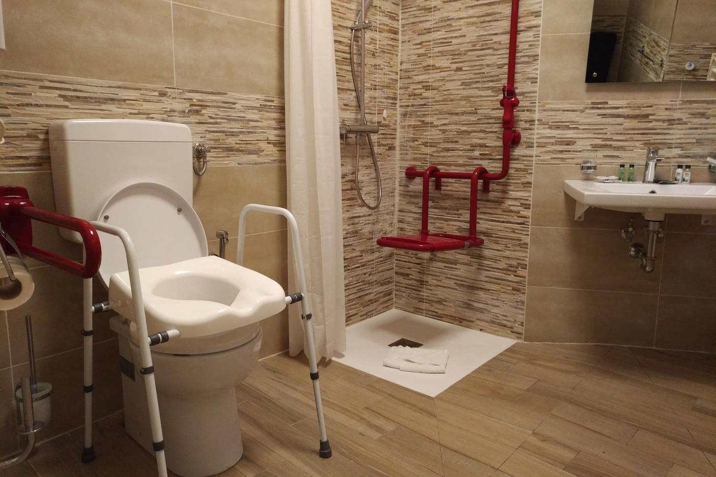 Flatinrome-Trastevere-Deluxe-Rooms-Room-48