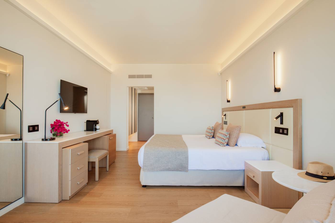 Golden-Coast-Room-22