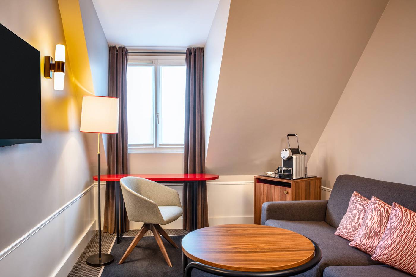 Holiday-Inn-Paris-Gare-de-Lyon-Bastille-Room-26
