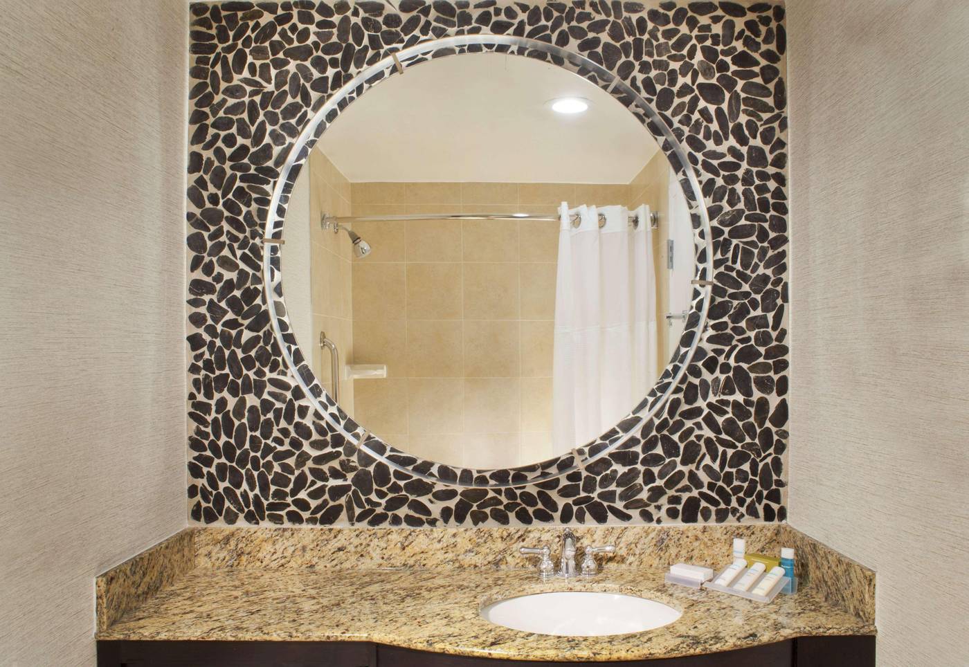 Hilton-Garden-Inn-Brussels-City-Centre-Room-44