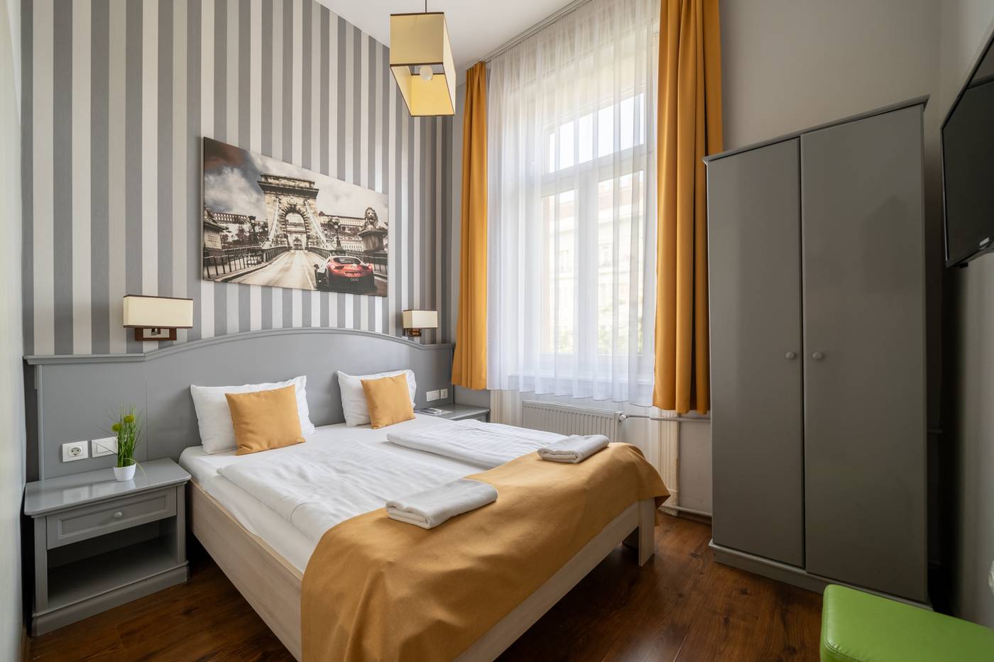 Full-Moon-Budapest-Room-17