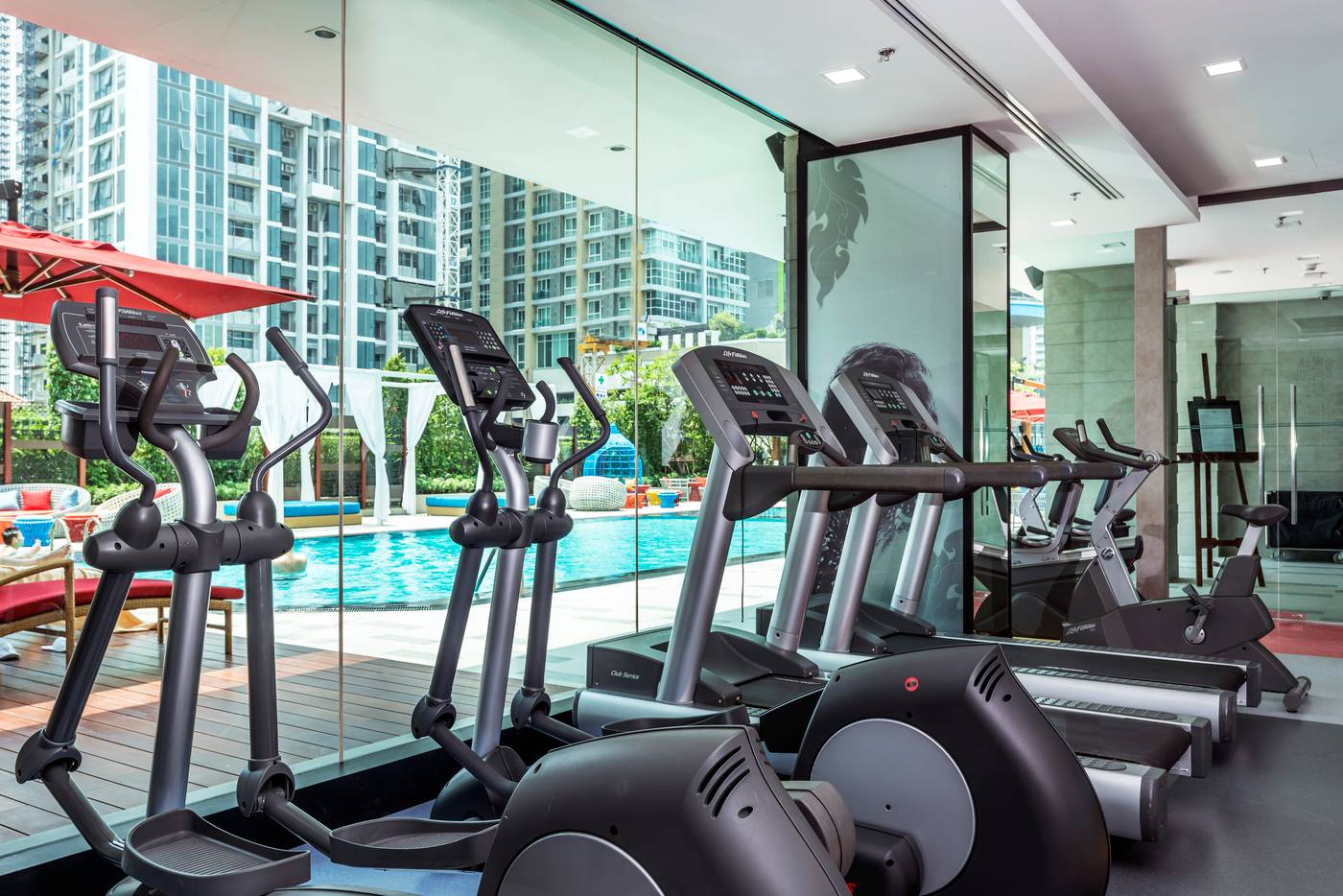 Mercure-Bangkok-Sukhumvit-11-Sports-and-Entertainment-64