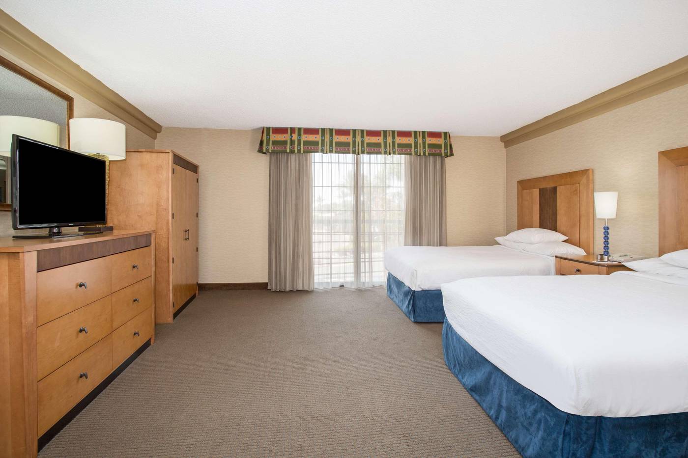 Embassy Suites by Hilton Phoenix Biltmor-United States-PHOENIX-Room-10