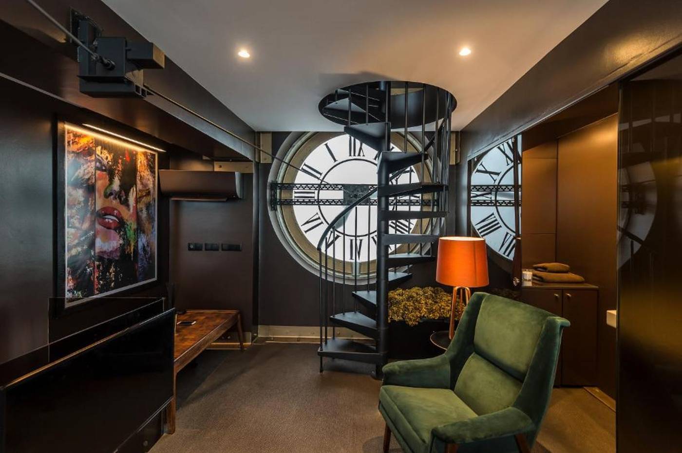 Lisbon-Five-Stars-Apartments-8-Building-Room-7