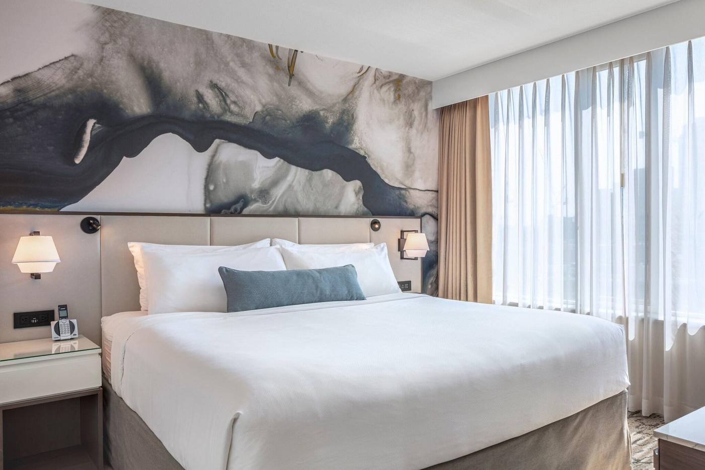Delta-Hotels-By-Marriott-Vancouver-Downtown-Suites-Room-30