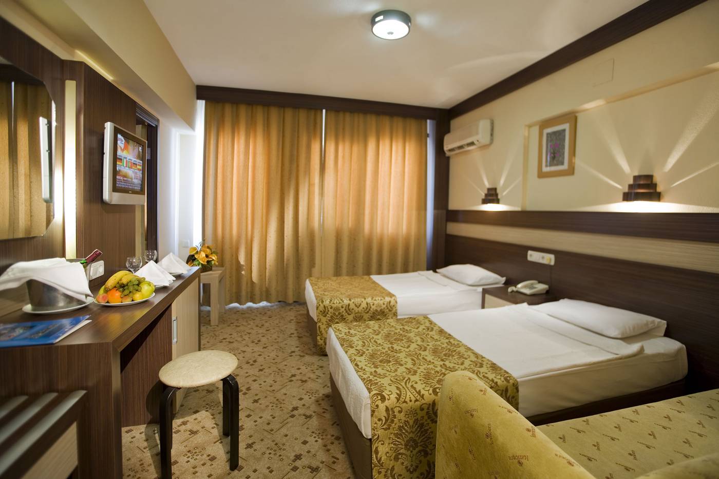 Lonicera--World-Room-33