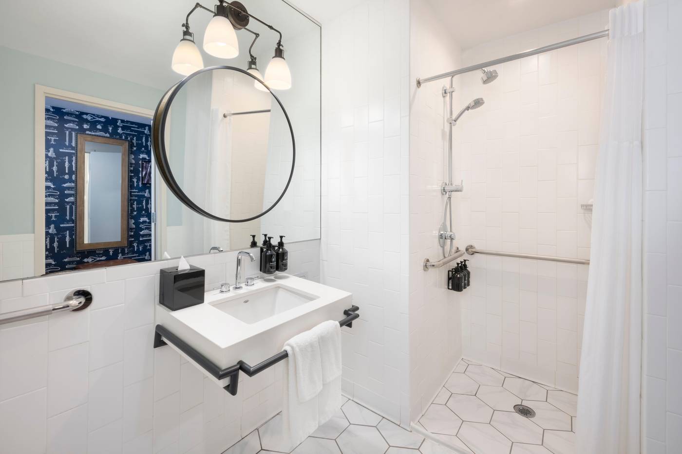 Hotel-Indigo-Boston-Garden-Room-37