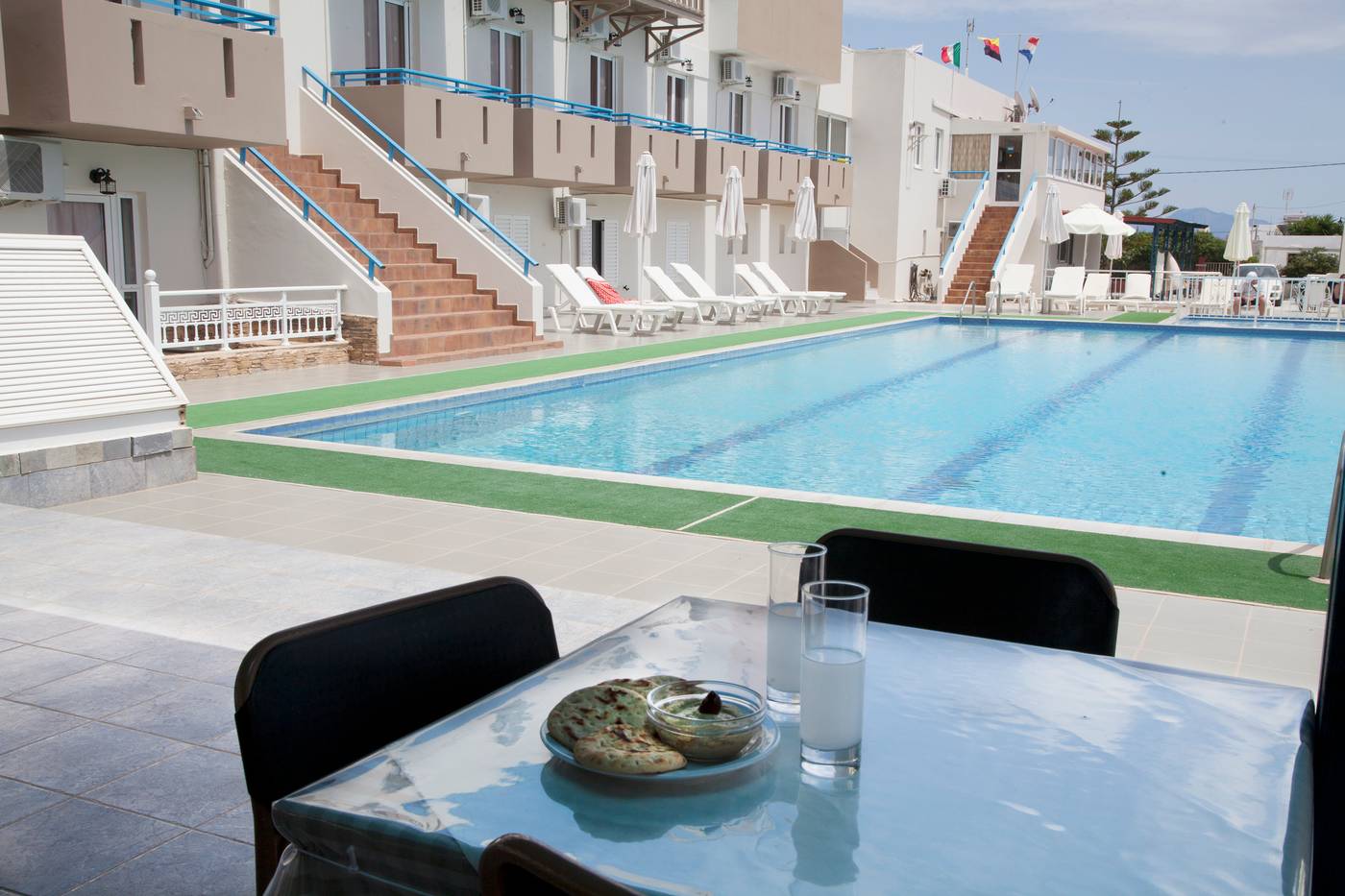 Athinoula-Terrace-5