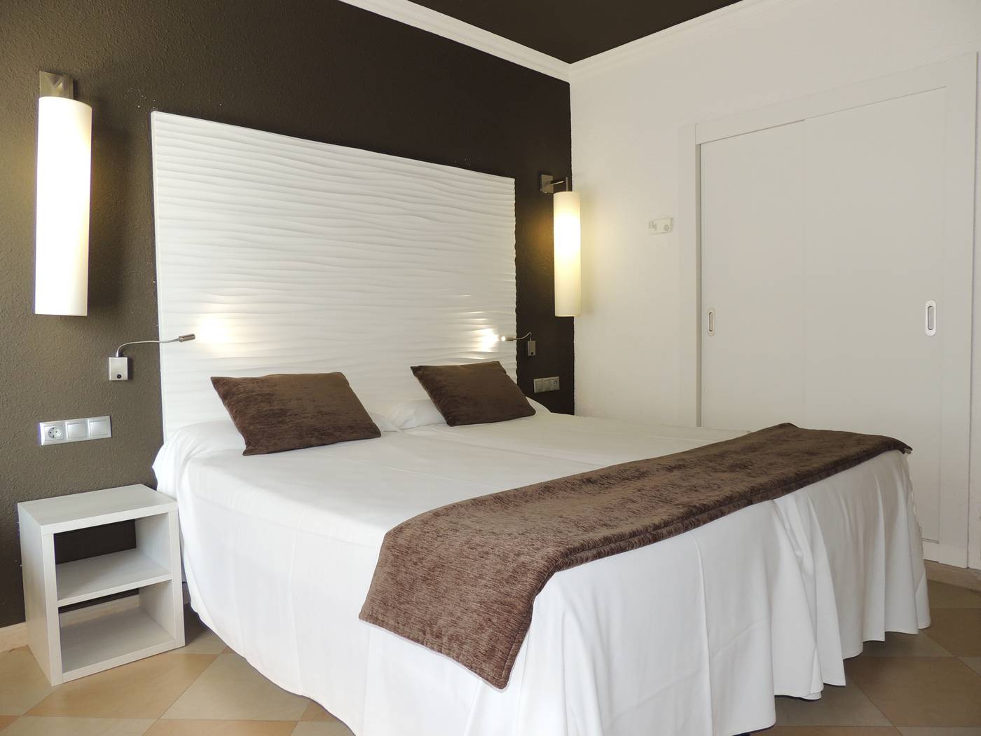 Augustus-Hotel-Room-20