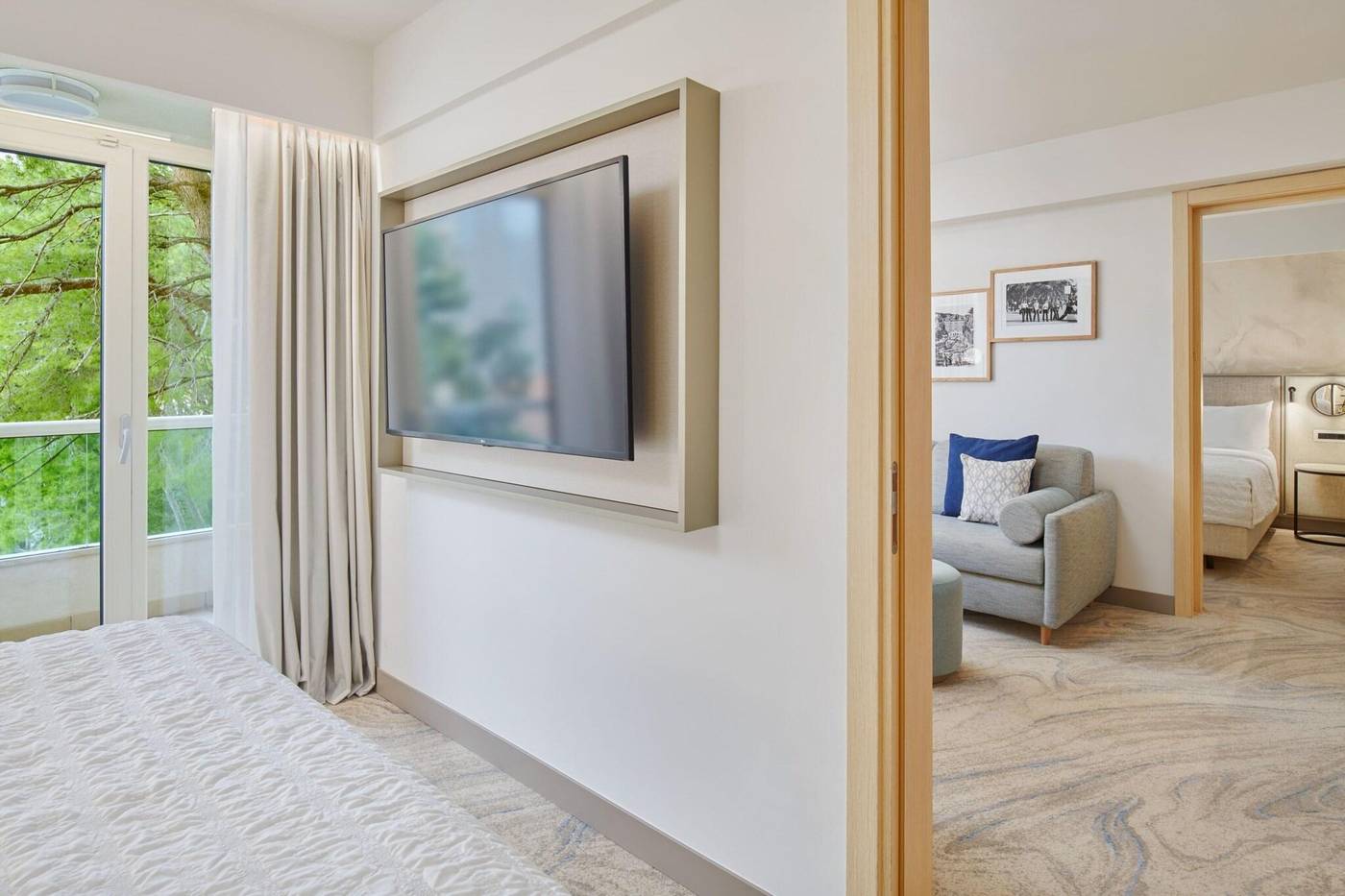 Le-Meridien-Lav-Split-Room-40