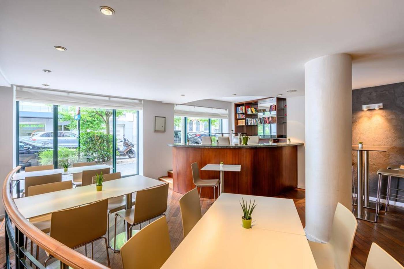 B-Aparthotel-Ambiorix-Restaurant-5