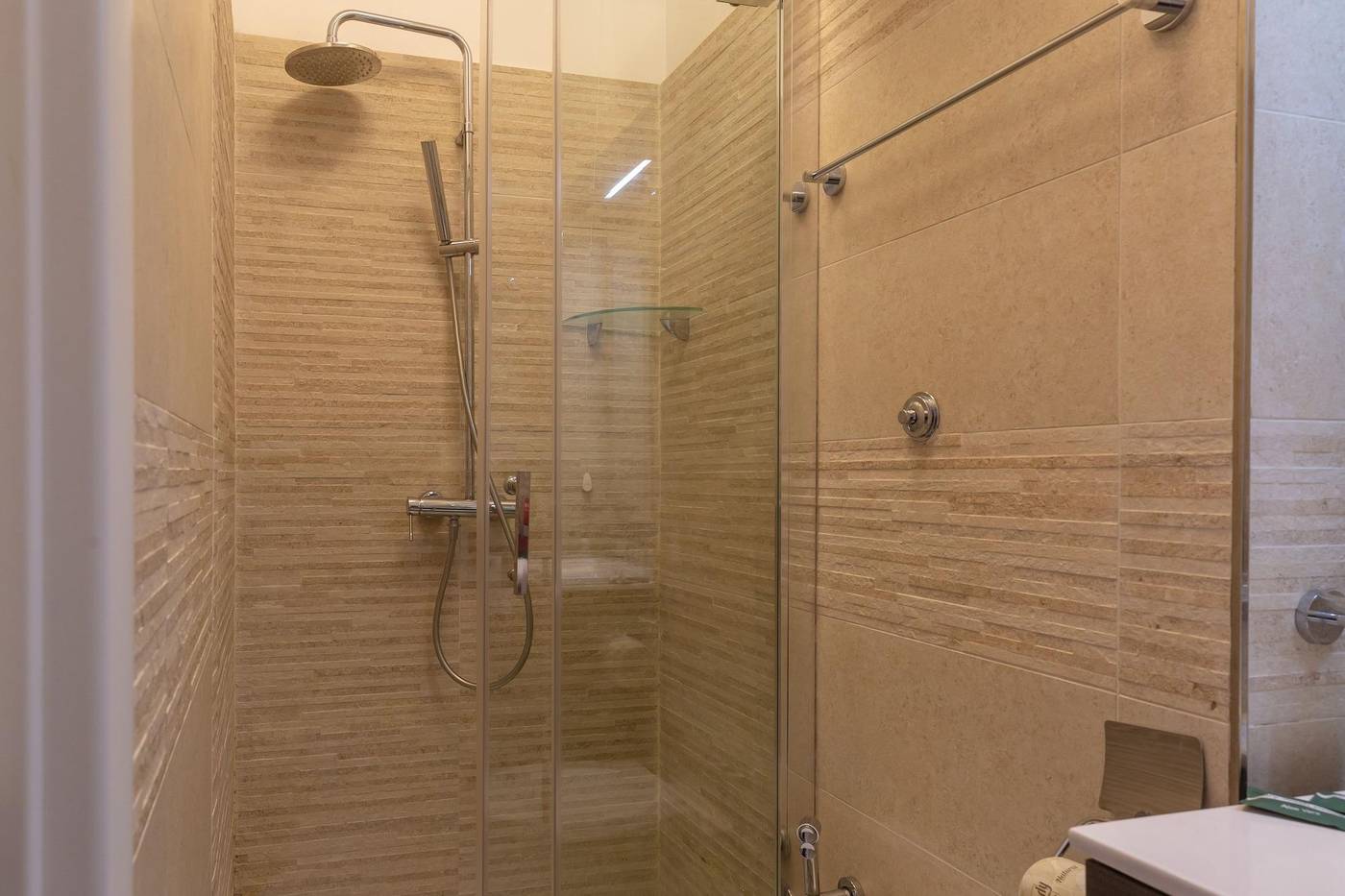 Flatinrome-Trastevere-Deluxe-Rooms-Room-53