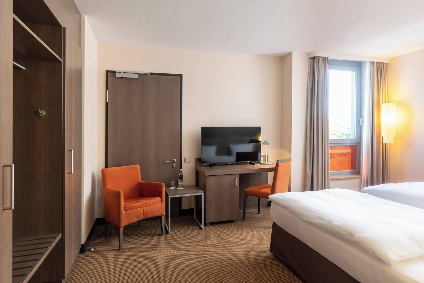IntercityHotel-Berlin-Airport-Area-North-Room-11
