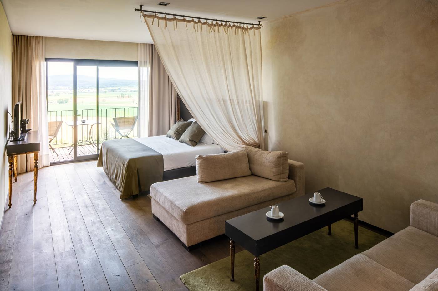 Hotel-Castell-D-Emporda-Room-19
