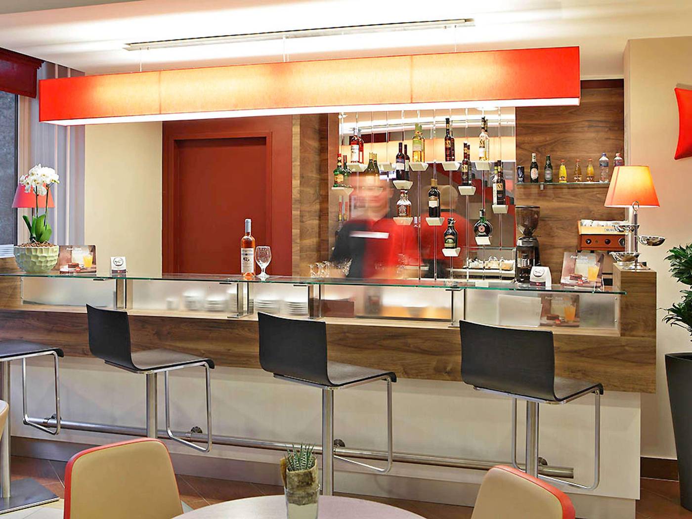 ibis-Budapest-Citysouth-Bar-13