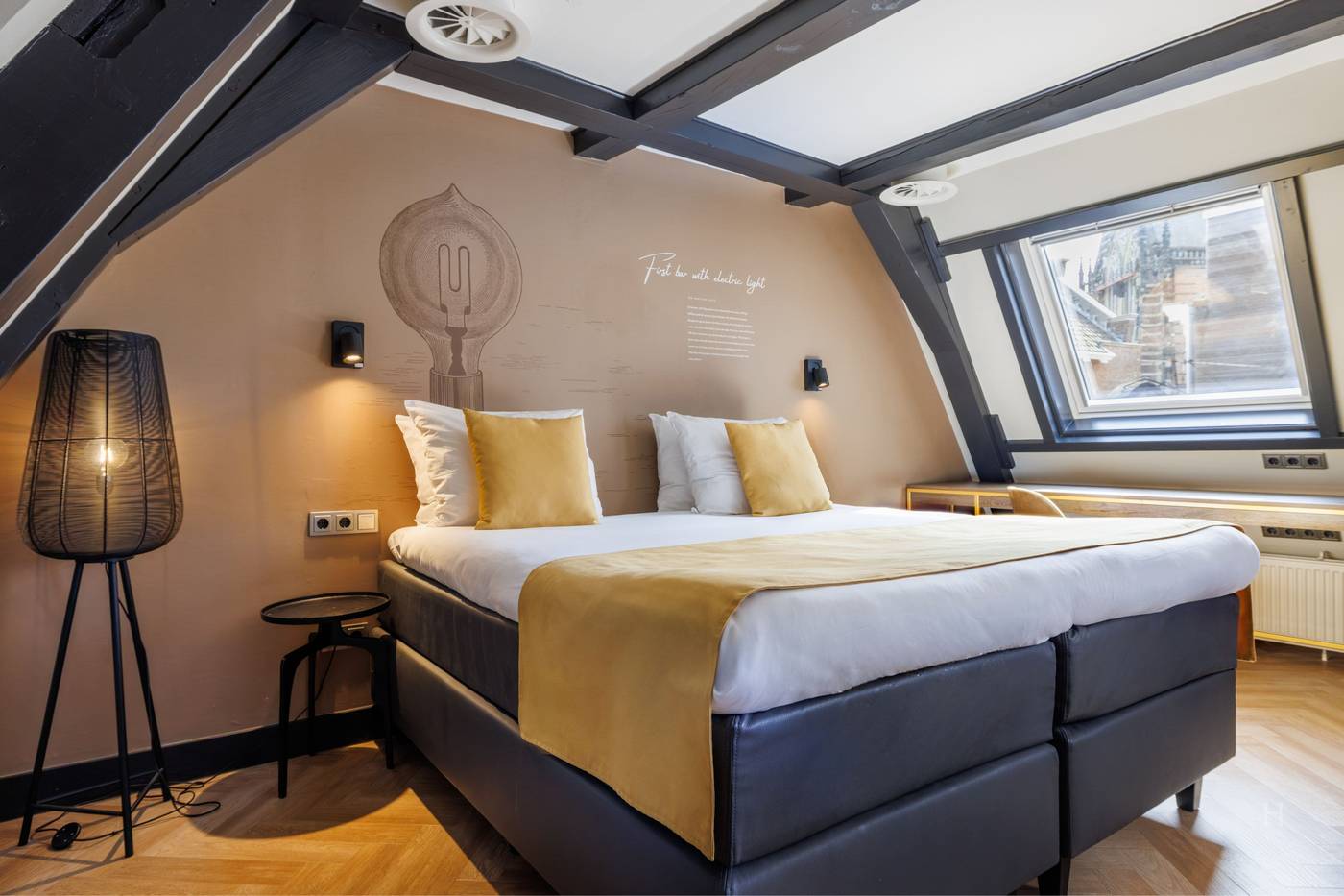 Die-Port-Van-Cleve-Room-31