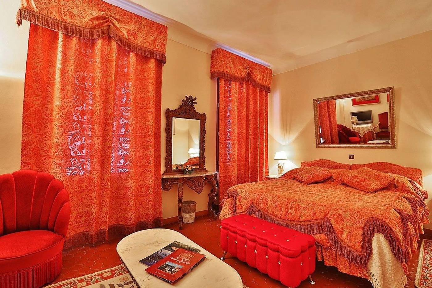 Chateau-de-Mei-Lese-Room-74