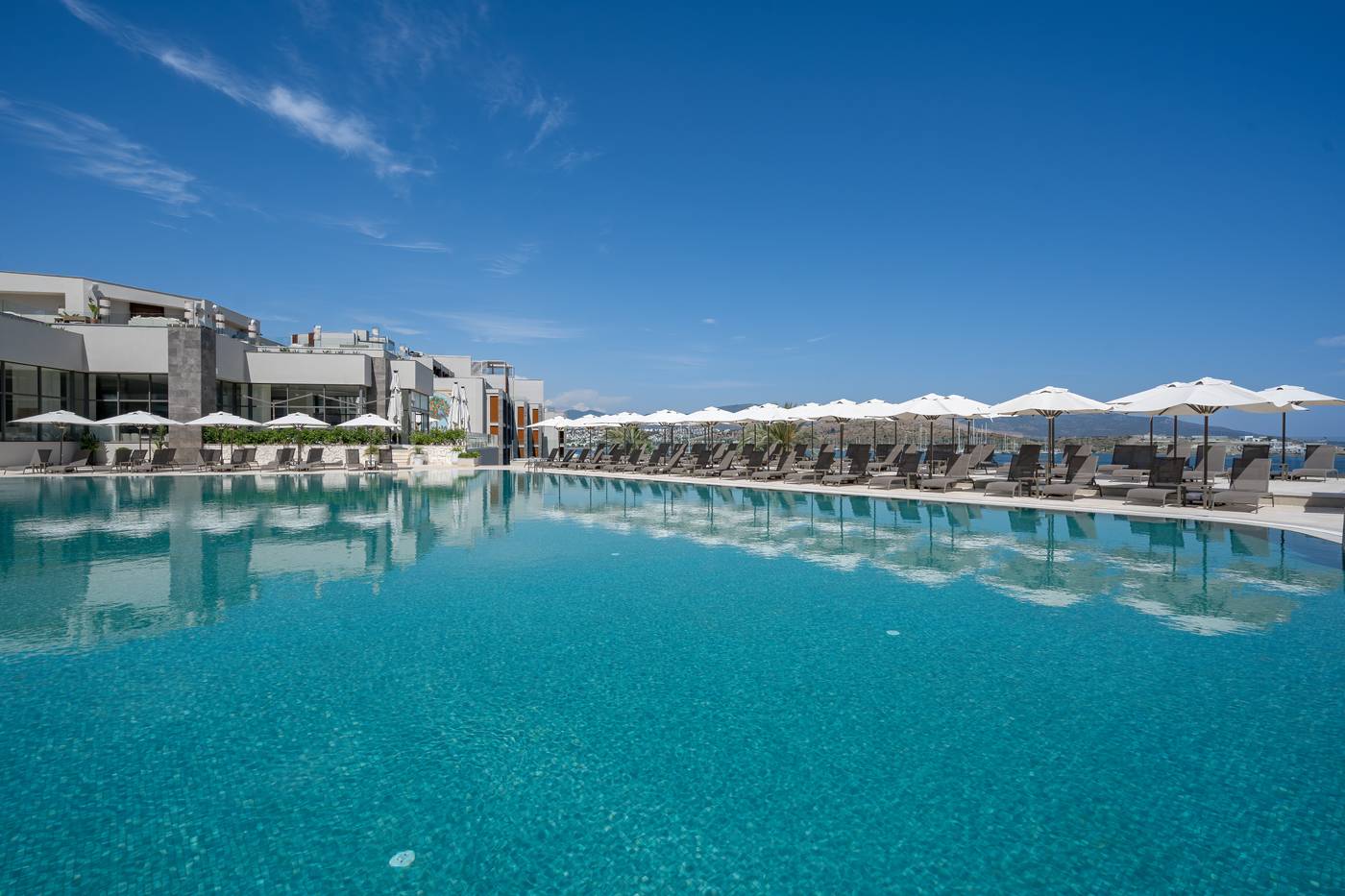 Mirada-Exclusive-Pool-7