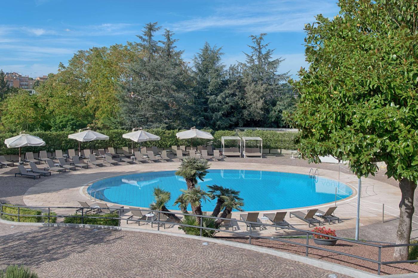 NH-Roma-Villa-Carpegna-Pool-48