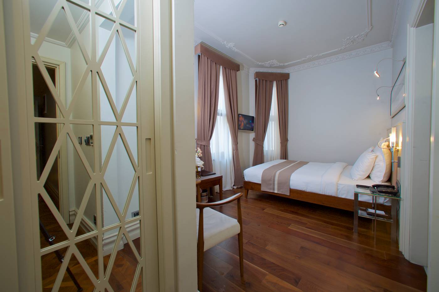 Taxim-Lounge-Hotel-Room-22