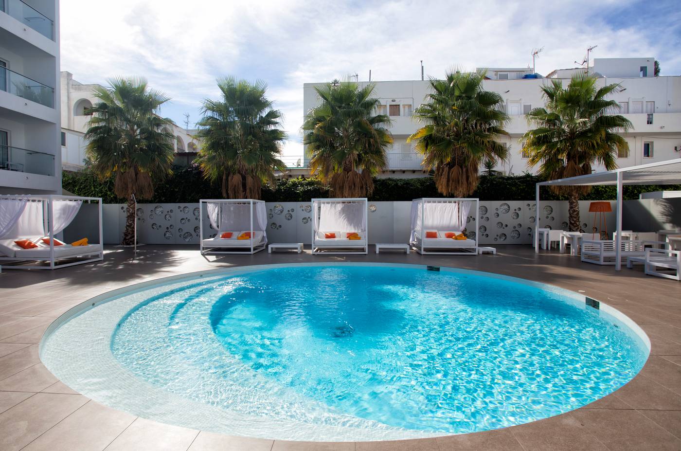 Ibiza-Sun-Apartments-Pool-4
