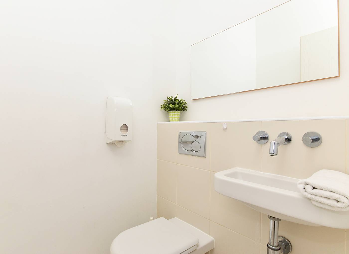 Quality-Point-Apartments-Room-24