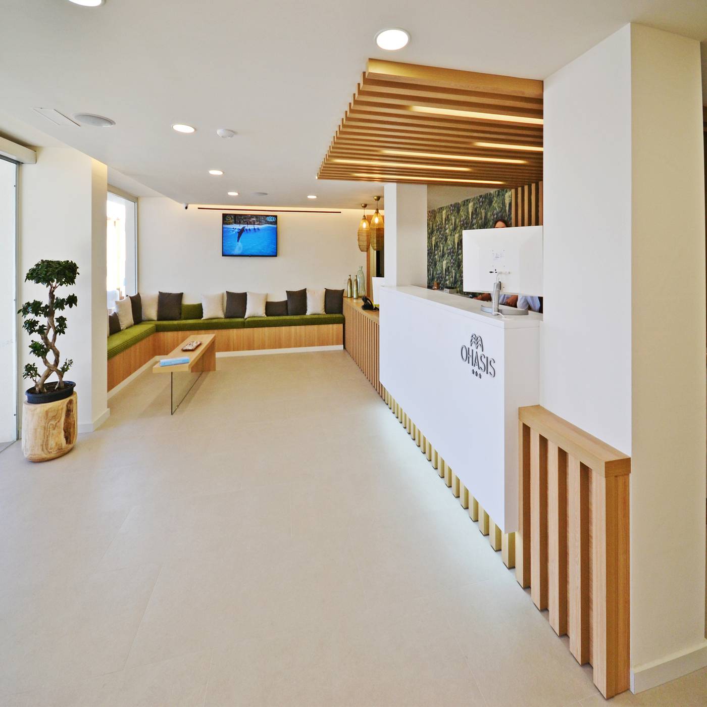 Oasis-Mango-Lobby-52