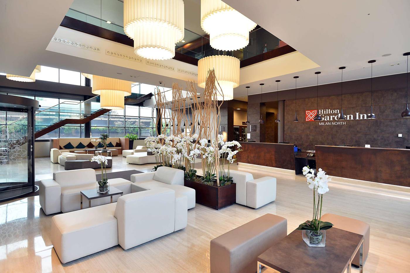 Hilton-Garden-Inn-Milan-North-Lobby-11