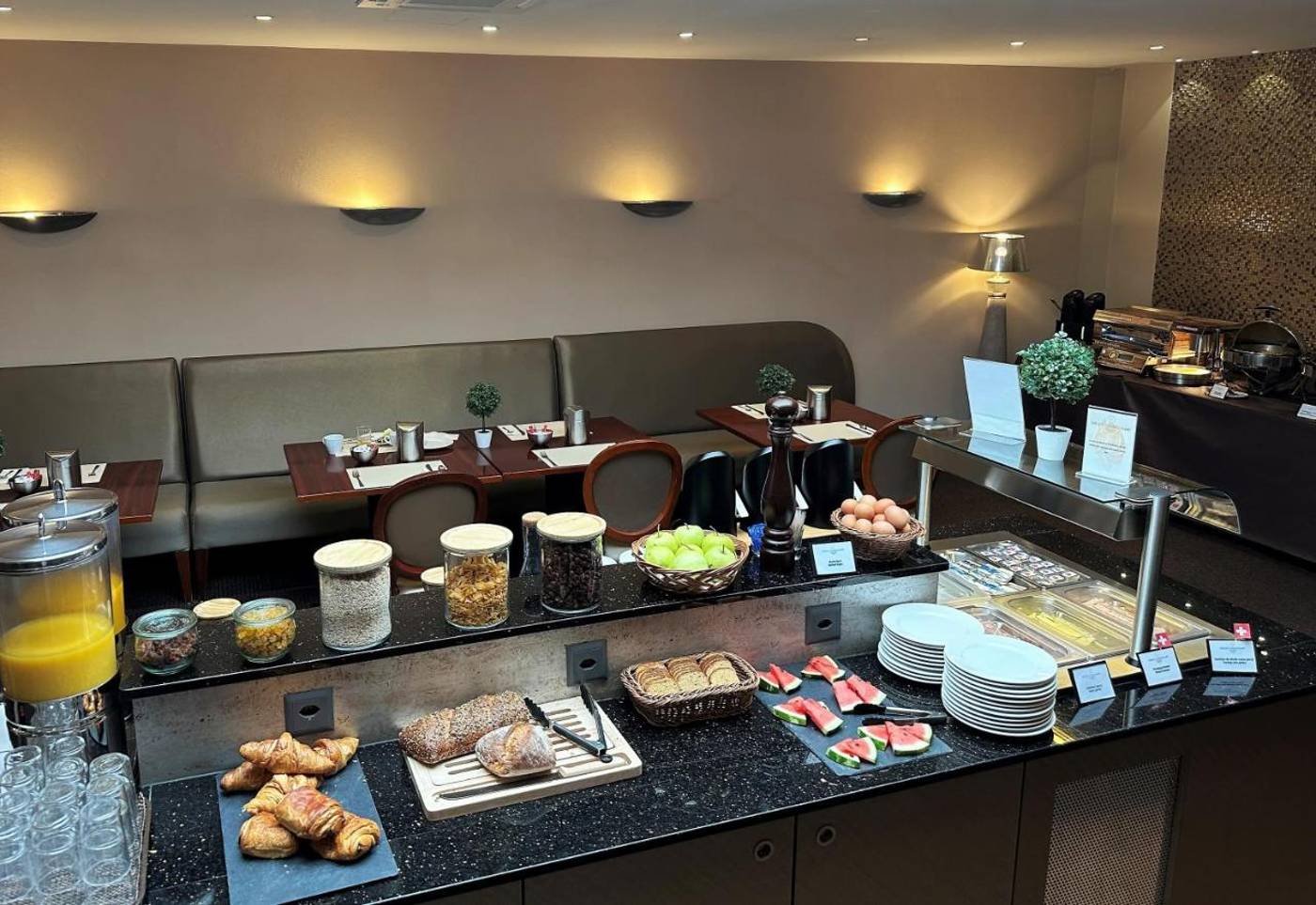 Drake-Longchamp-Restaurant-32