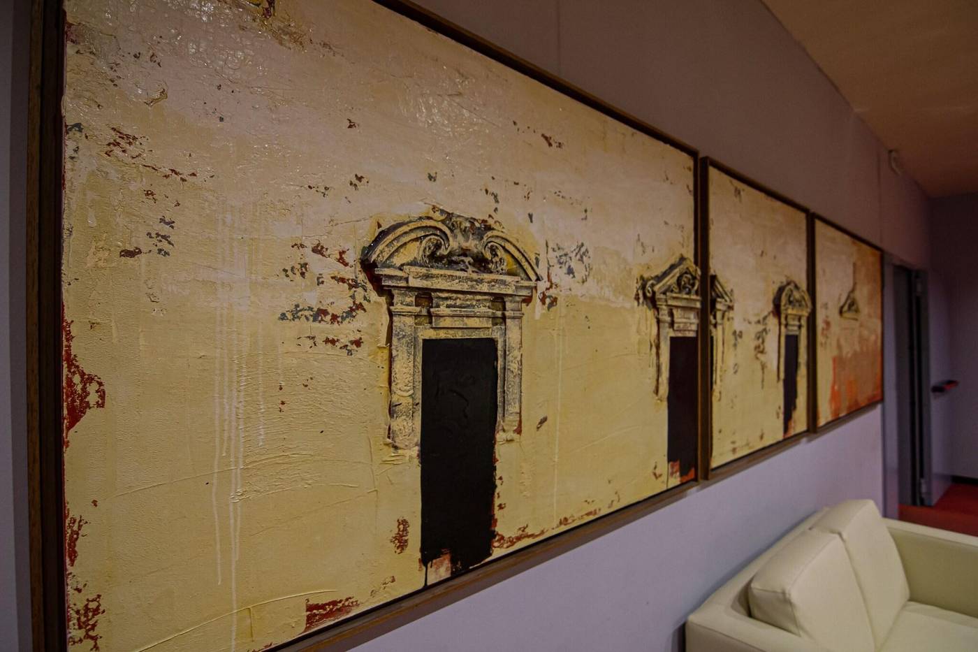 Hotel-Tuscany-Inn-Lobby-12