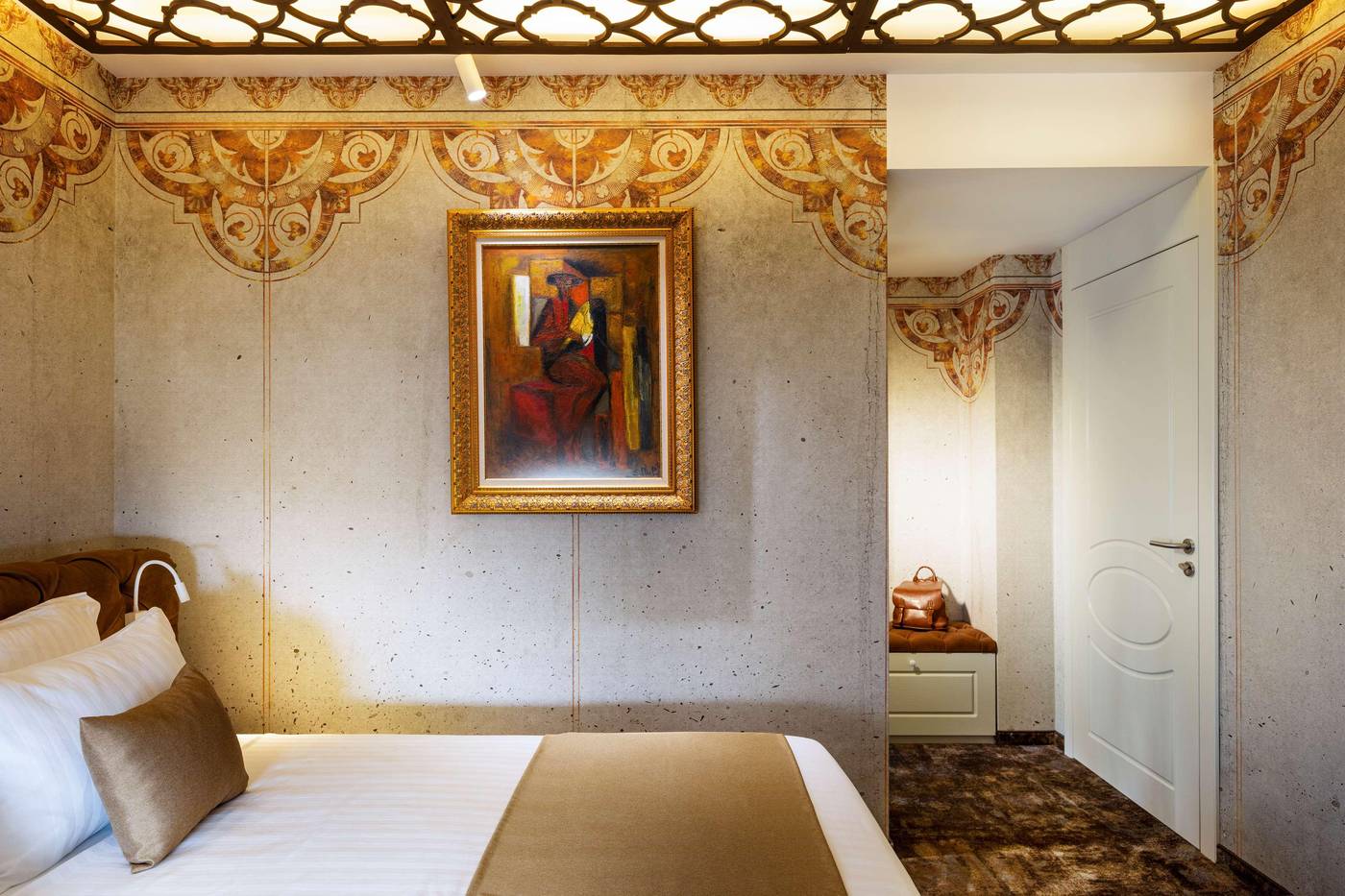 Gallery-37--BW-Premier-Collection-Room-26