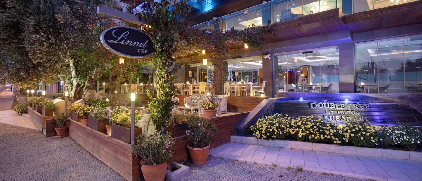 DoubleTree-by-Hilton-Kusadasi-Restaurant-19