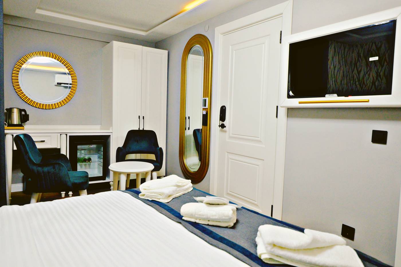 The-Saint-Otel-Room-11