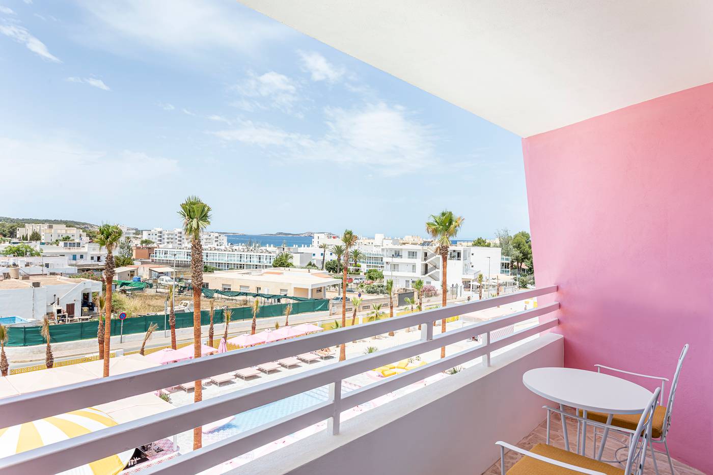 Estudios-Tropicana-Room-67