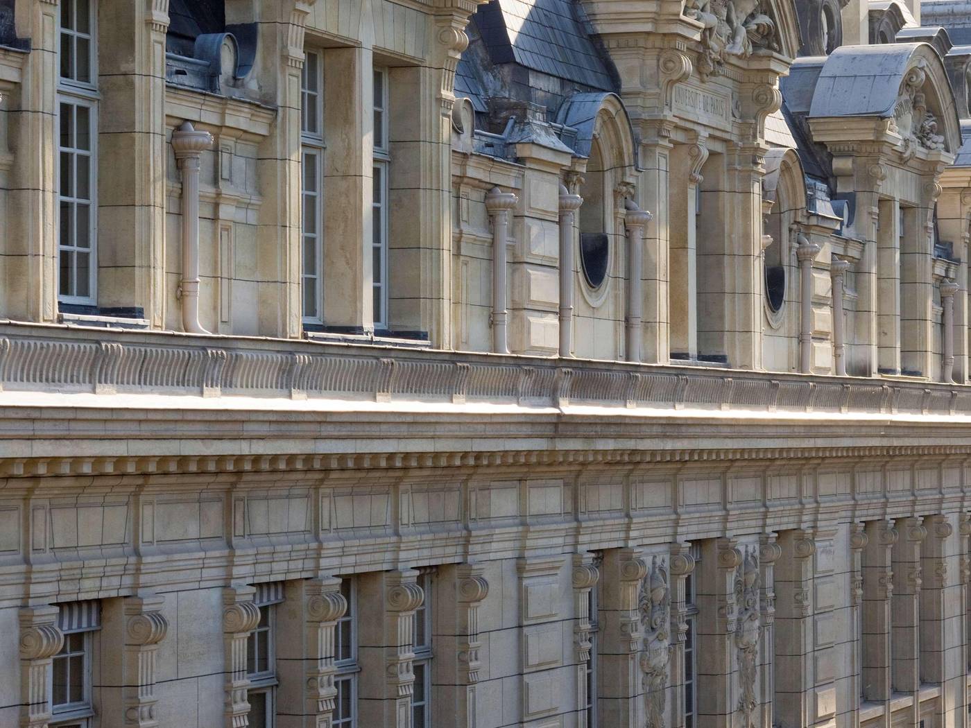 Mercure-Paris-La-Sorbonne-Saint-Germain-des-Pres-Sports-and-Entertainment-76